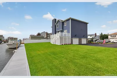 851 W Bay Drive, West Islip, NY 11795 - Photo 42