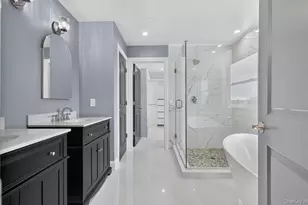 851 W Bay Dr, West Islip, NY 11795 - Photo 26