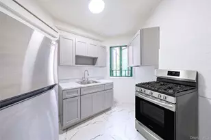 1562 Unionport Rd, Bronx, NY 10462 - Photo 4