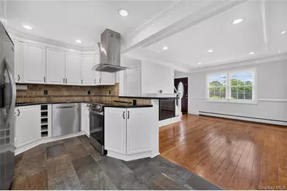 135 N Wantagh Avenue, Levittown, NY 11756 - Photo 10