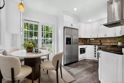 135 N Wantagh Avenue, Levittown, NY 11756 - Photo 8