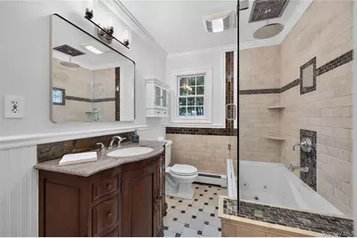 135 N Wantagh Avenue, Levittown, NY 11756 - Photo 14