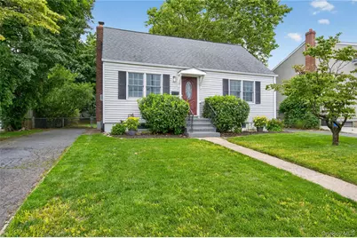 135 N Wantagh Avenue, Levittown, NY 11756 - Photo 2