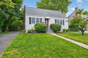 135 N Wantagh Ave, Levittown, NY 11756 - Photo 2