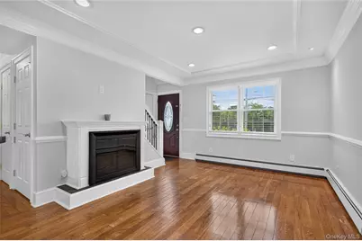 135 N Wantagh Avenue, Levittown, NY 11756 - Photo 4