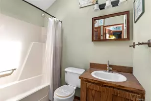 2739 Oak Dr, Bellmore, NY 11710 - Photo 20