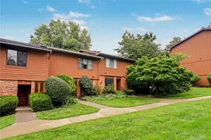 42 Coachlight Square, Montrose, NY 10548 - Photo 32