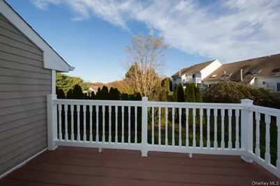 17 Horizon View Drive #17, Farmingville, NY 11738 - Photo 4
