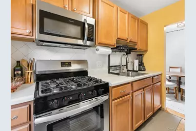 196-29 69th Ave #1st Fl, Fresh Meadows, NY 11365 - Photo 6