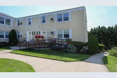 71-11 252 Street #195B, Bellerose, NY 11426 - Photo 4