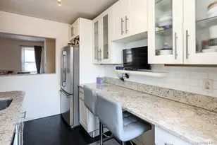 71-11 252nd St, Bellerose, NY 11426 - Photo 14