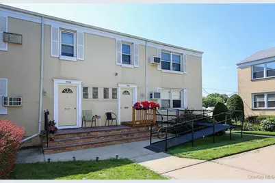 71-11 252 Street #195B, Bellerose, NY 11426 - Photo 2