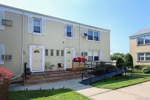 71-11 252nd St, Bellerose, NY 11426 - Photo 2