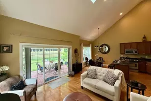 129 Maya Cir, Central Islip, NY 11722 - Photo 8