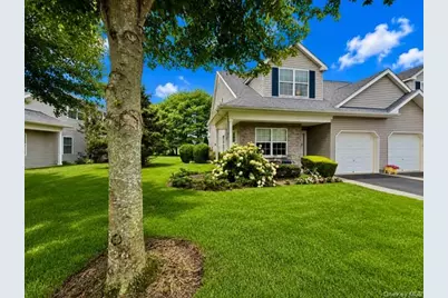 129 Maya Circle, Central Islip, NY 11722 - Photo 2