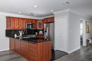 25 Horizon View Dr, Farmingville, NY 11738 - Photo 2