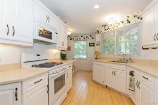 21 Oceanview Rd, Hampton Bays, NY 11946 - Photo 4