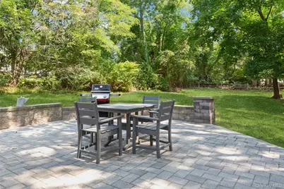 21 Oceanview Road, Hampton Bays, NY 11946 - Photo 20