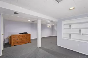10 Primrose Ave, Hicksville, NY 11801 - Photo 16