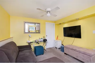 10 Primrose Avenue, Hicksville, NY 11801 - Photo 20