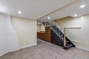 61-34 Parsons Blvd, Fresh Meadows, NY 11365 - Photo 12