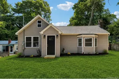 5 Kew Drive, Sound Beach, NY 11789 - Photo 2