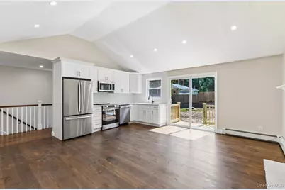 5 Kew Drive, Sound Beach, NY 11789 - Photo 4