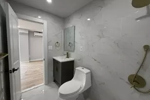 60 Center Ave, Bay Shore, NY 11706 - Photo 10