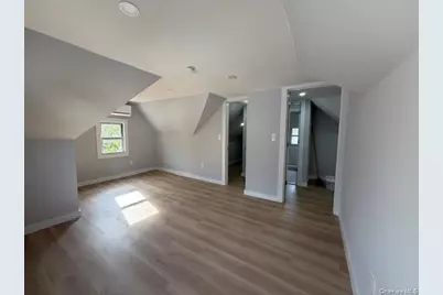 60 Center Avenue, Bay Shore, NY 11706 - Photo 18
