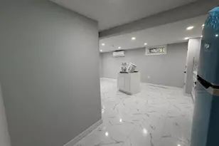 60 Center Ave, Bay Shore, NY 11706 - Photo 26
