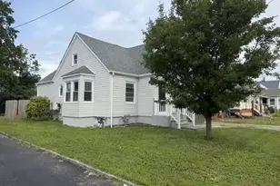 60 Center Ave, Bay Shore, NY 11706 - Photo 2