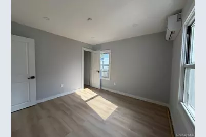 60 Center Avenue, Bay Shore, NY 11706 - Photo 20