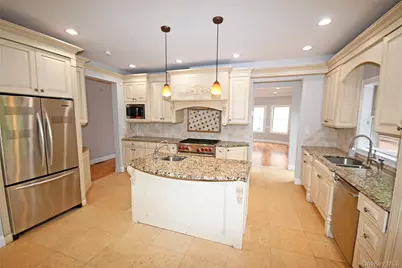 91 Baker Hill Road, Great Neck, NY 11023 - Photo 12
