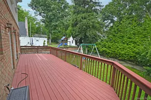 91 Baker Hill Rd, Great Neck, NY 11023 - Photo 24