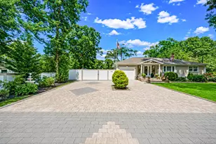 5 Overlook Dr, Mastic, NY 11950 - Photo 4