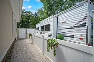 5 Overlook Dr, Mastic, NY 11950 - Photo 18