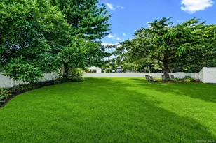 1 Rutgers St, Smithtown, NY 11787 - Photo 8