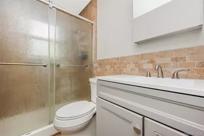 413 S 8th Street, Lindenhurst, NY 11757 - Photo 20