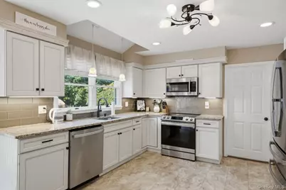 4 Saybrook Court, Port Jefferson Station, NY 11776 - Photo 20
