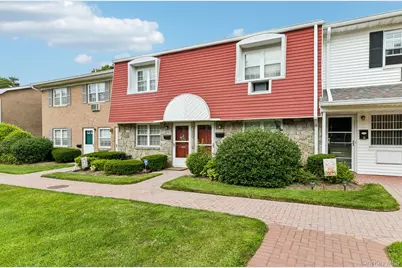 15 Springwood Drive, North Babylon, NY 11703 - Photo 2