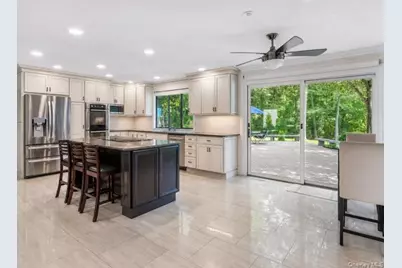 6 Fox Hunt Court, Huntington, NY 11743 - Photo 16