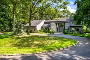 6 Fox Hunt Ct, Huntington, NY 11743 - Photo 4