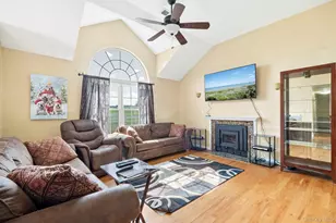 573 Du Bois Rd, Wallkill, NY 12589 - Photo 4