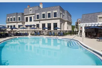 6000 Royal Court #6204, North Hills, NY 11040 - Photo 10