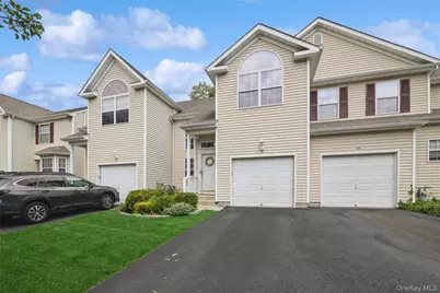 34 Cranberry Circle, Medford, NY 11763 - Photo 2