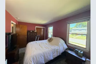 381 N Monroe Avenue, Lindenhurst, NY 11757 - Photo 20