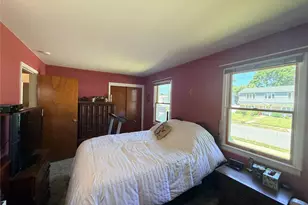 381 N Monroe Ave, Lindenhurst, NY 11757 - Photo 20