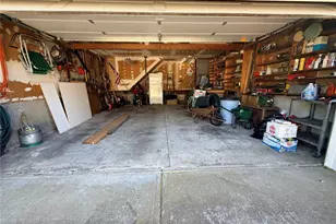 381 N Monroe Ave, Lindenhurst, NY 11757 - Photo 40