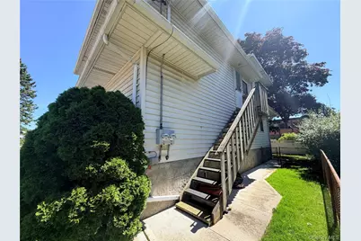 381 N Monroe Avenue, Lindenhurst, NY 11757 - Photo 30