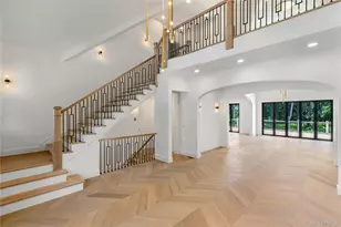 220 Beach Rd, Centre Island, NY 11771 - Photo 6